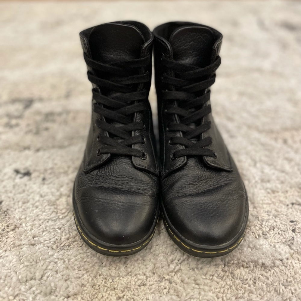 Dr. Martens Leyton boots